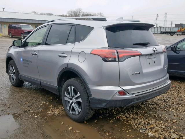 JTMBFREV9JJ256889 - 2018 TOYOTA RAV4 LE SILVER photo 3