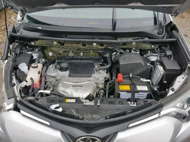 JTMBFREV9JJ256889 - 2018 TOYOTA RAV4 LE SILVER photo 7