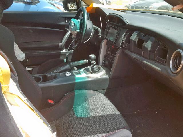 JF1ZNAA11F9706488 - 2015 TOYOTA SCION FR-S YELLOW photo 5