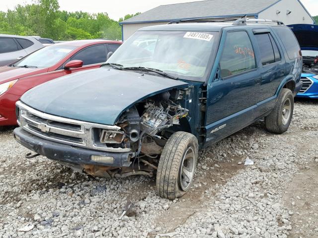 1GNDT13W6T2145431 - 1996 CHEVROLET BLAZER GREEN photo 2