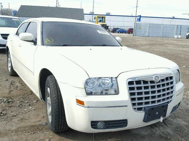 2C3LA53G27H807288 - 2007 CHRYSLER 300 TOURIN WHITE photo 1