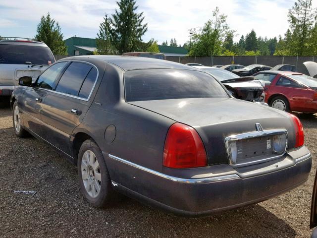 1LNHM84W33Y643979 - 2003 LINCOLN TOWN CAR E BLACK photo 3