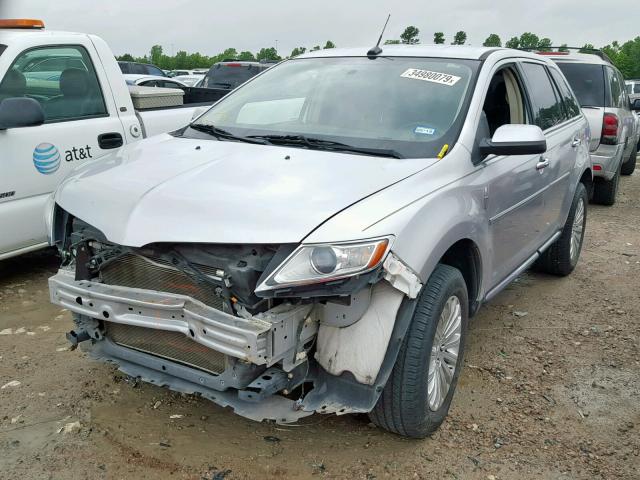 2LMDJ6JK5DBL28309 - 2013 LINCOLN MKX SILVER photo 2