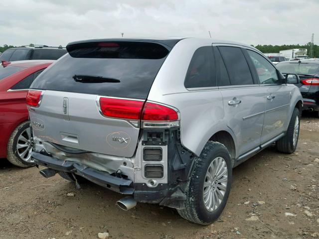 2LMDJ6JK5DBL28309 - 2013 LINCOLN MKX SILVER photo 4