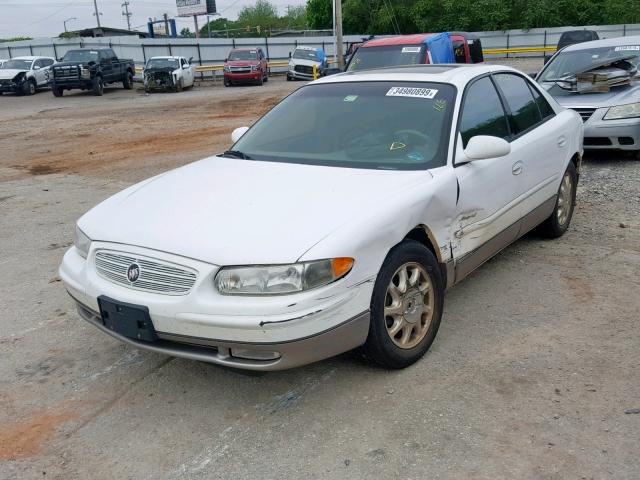 2G4WF5519Y1129728 - 2000 BUICK REGAL GS WHITE photo 2