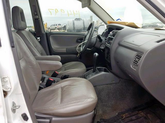 2CNBE634226913067 - 2002 CHEVROLET TRACKER LT WHITE photo 5