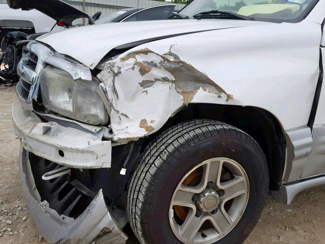 2CNBE634226913067 - 2002 CHEVROLET TRACKER LT WHITE photo 9