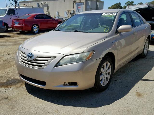 4T1BB46KX8U045742 - 2008 TOYOTA CAMRY HYBR GOLD photo 2