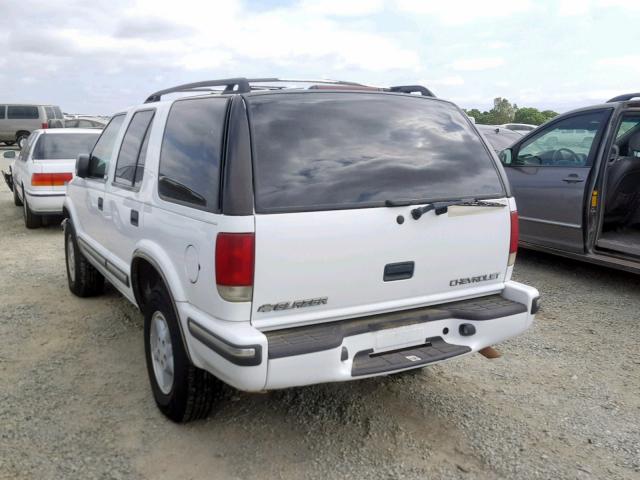 1GNDT13W7X2181599 - 1999 CHEVROLET BLAZER WHITE photo 3