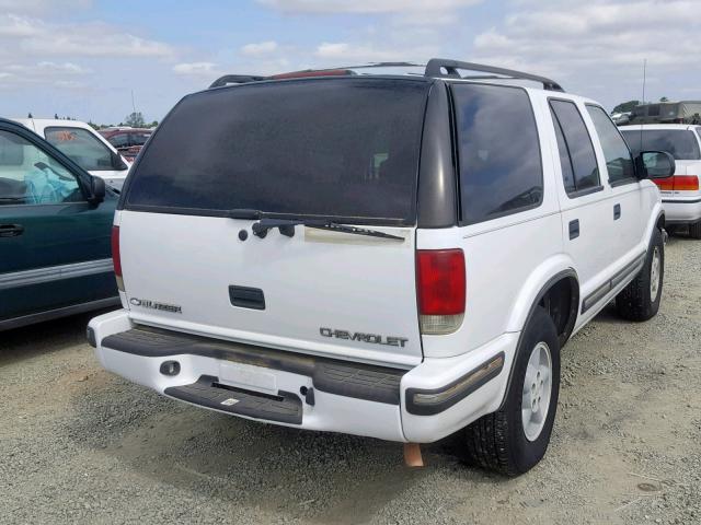 1GNDT13W7X2181599 - 1999 CHEVROLET BLAZER WHITE photo 4