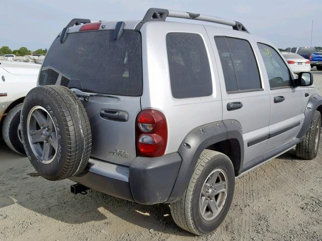 1J4GL38K06W101522 - 2006 JEEP LIBERTY RE SILVER photo 4