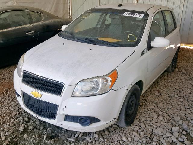 KL1TD6DE1AB049344 - 2010 CHEVROLET AVEO LS WHITE photo 2