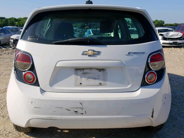 1G1JA6SH8F4137737 - 2015 CHEVROLET SONIC LS WHITE photo 9