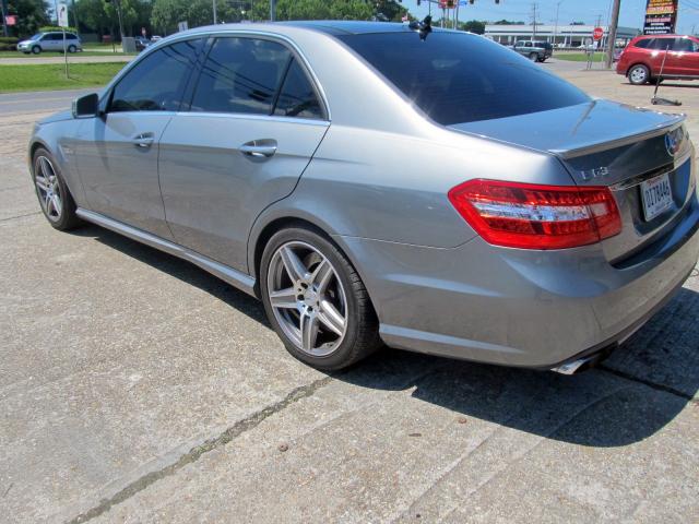 WDDHF7HB6BA271907 - 2011 MERCEDES-BENZ E 63 AMG SILVER photo 3