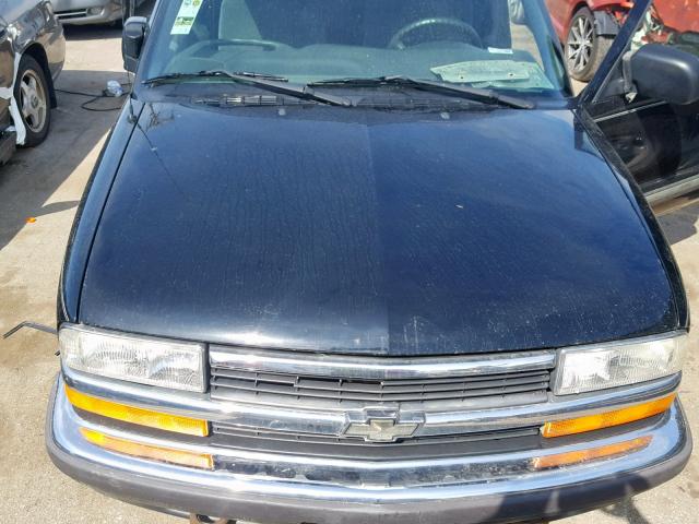 1GNDT13W2X2222303 - 1999 CHEVROLET BLAZER BLACK photo 7