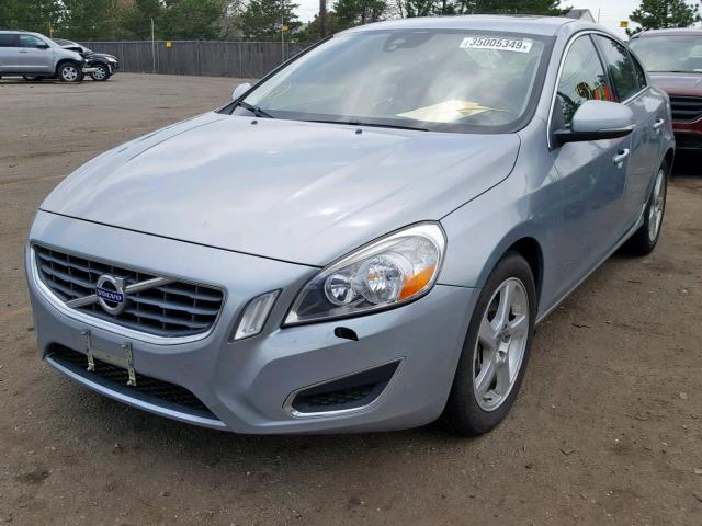 YV1612FH6D2176927 - 2013 VOLVO S60 T5 SILVER photo 2