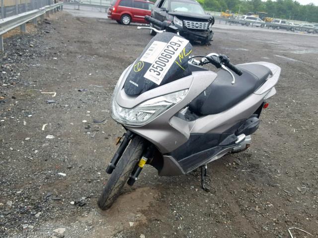 RLHKF1809GY101440 - 2016 HONDA PCX 150 GRAY photo 2