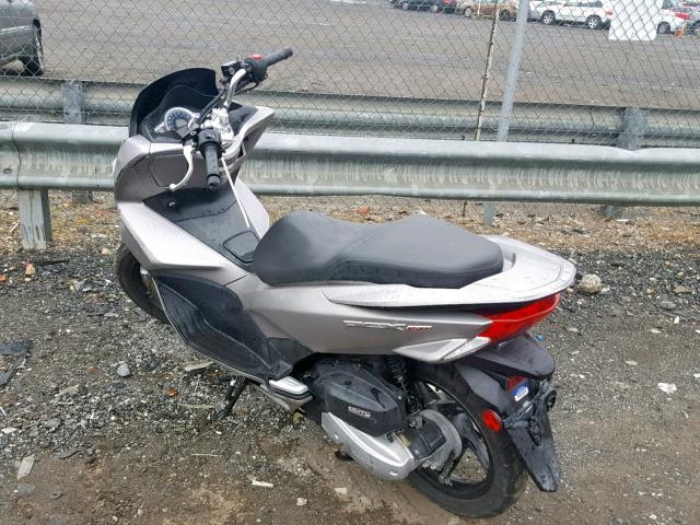 RLHKF1809GY101440 - 2016 HONDA PCX 150 GRAY photo 3