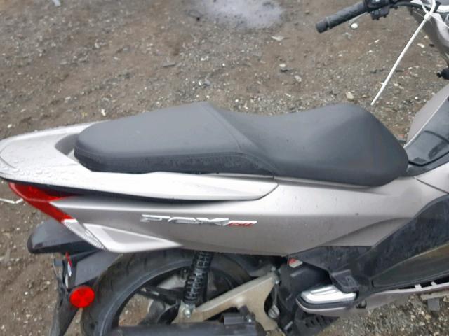 RLHKF1809GY101440 - 2016 HONDA PCX 150 GRAY photo 6