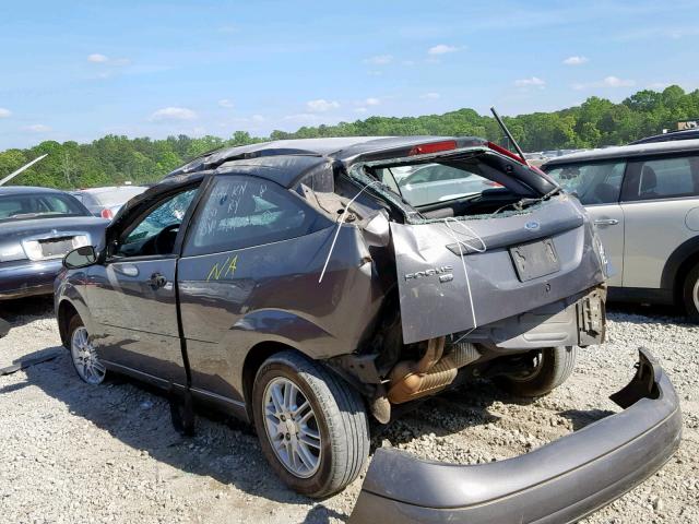 1FAFP31N66W149168 - 2006 FORD FOCUS ZX3 SILVER photo 3