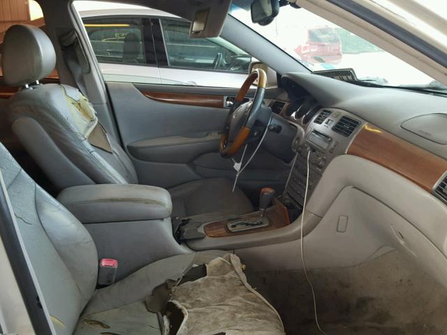 JTHBA30G055087637 - 2005 LEXUS ES 330 SILVER photo 5