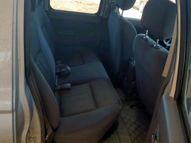 1N6ED27TX4C480927 - 2004 NISSAN FRONTIER C SILVER photo 6