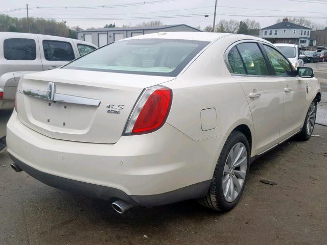 1LNHM94R99G602481 - 2009 LINCOLN MKS WHITE photo 4