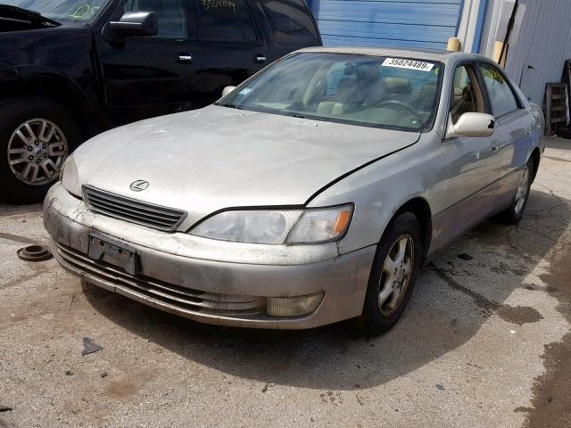 JT8BF28G4W5014952 - 1998 LEXUS ES 300 TAN photo 2