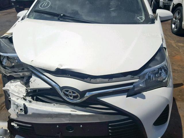 VNKKTUD33HA076577 - 2017 TOYOTA YARIS L WHITE photo 7