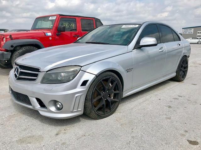 WDDGF77X48F154735 - 2008 MERCEDES-BENZ C 63 AMG SILVER photo 2