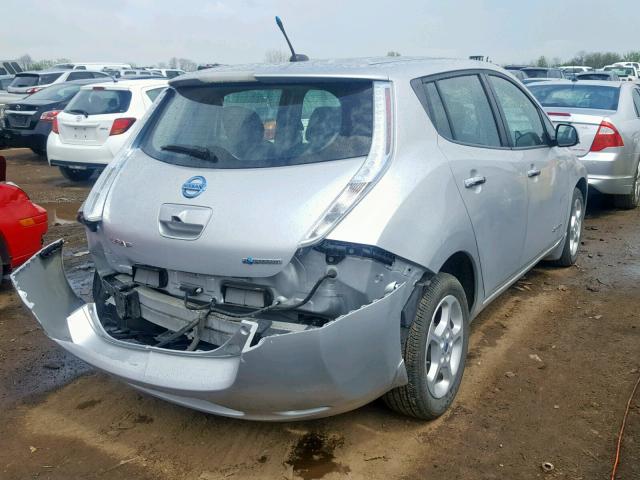 1N4AZ0CP0EC330641 - 2014 NISSAN LEAF S SILVER photo 4