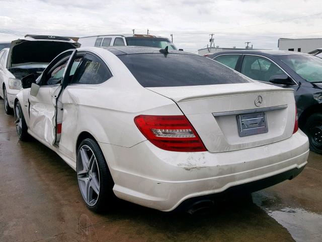 WDDGJ4HB2DF979814 - 2013 MERCEDES-BENZ C 250 WHITE photo 3