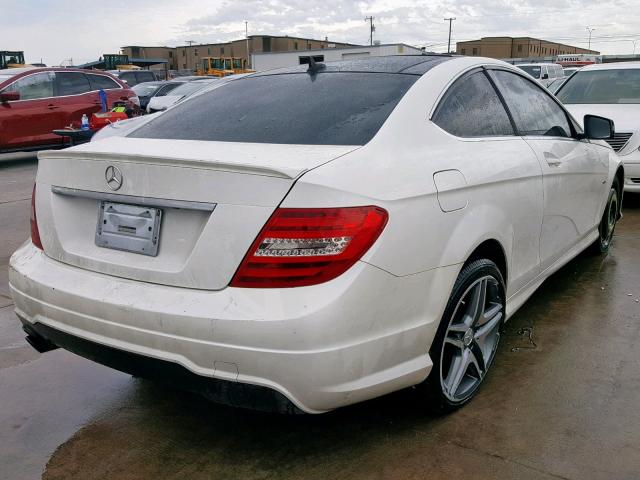 WDDGJ4HB2DF979814 - 2013 MERCEDES-BENZ C 250 WHITE photo 4