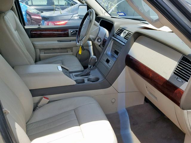 5LMFU27R94LJ02697 - 2004 LINCOLN NAVIGATOR TAN photo 5