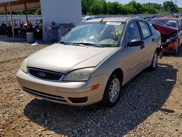 1FAFP34N16W228856 - 2006 FORD FOCUS ZX4 GOLD photo 2