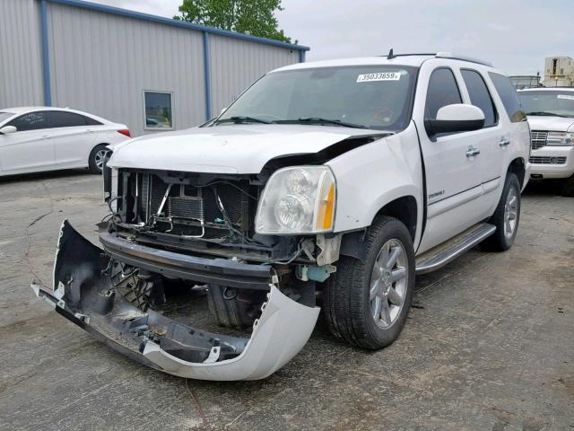 1GKFK63857J253896 - 2007 GMC YUKON DENA WHITE photo 2