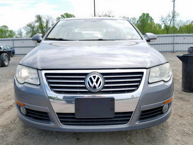 WVWEU93C96P096893 - 2006 VOLKSWAGEN PASSAT 3.6 GRAY photo 9