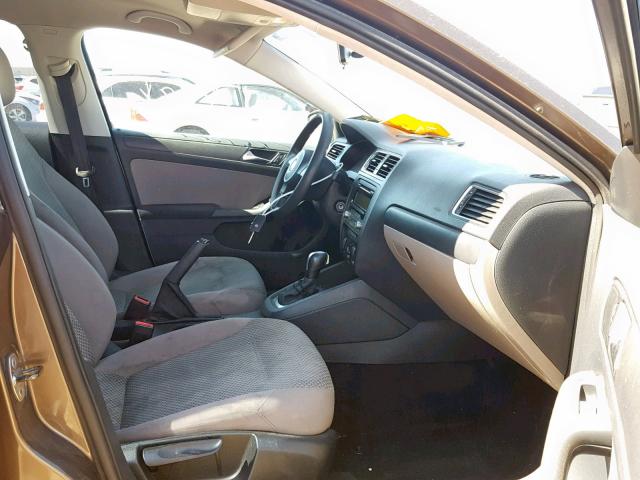 3VW2K7AJ8BM358205 - 2011 VOLKSWAGEN JETTA BASE BROWN photo 5
