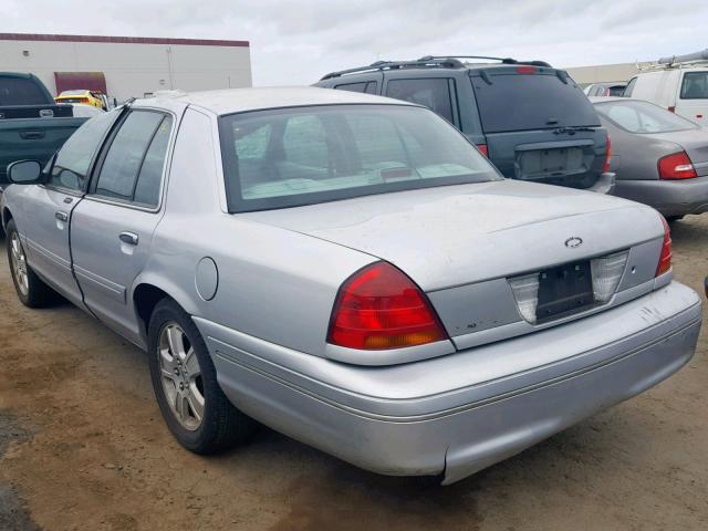 2FAHP74W83X146664 - 2003 FORD CROWN VICT SILVER photo 3