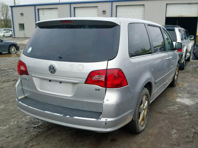 2V8HW34129R610317 - 2009 VOLKSWAGEN ROUTAN SE SILVER photo 4