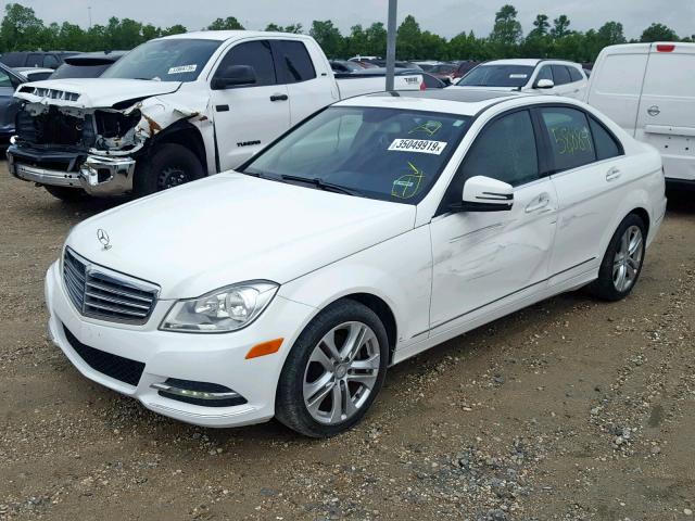 WDDGF4HB8EA916796 - 2014 MERCEDES-BENZ C 250 WHITE photo 2