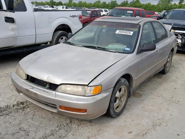 1HGCD5604VA101387 - 1997 HONDA ACCORD SE TAN photo 2