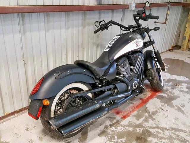 5VPWB36N2G3052975 - 2016 VICTORY MOTORCYCLES HIGH-BALL BLACK photo 4