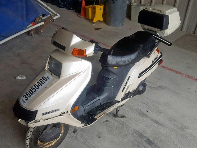 JH2MF0105GK100888 - 1986 HONDA CH250 WHITE photo 2