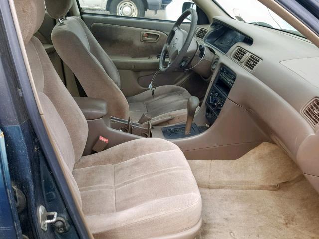 JT2BG22KXW0245940 - 1998 TOYOTA CAMRY CE GREEN photo 5