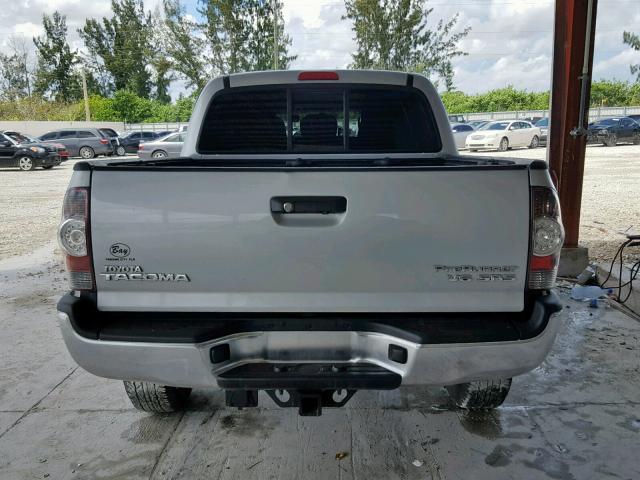 5TFJU4GN3DX033220 - 2013 TOYOTA TACOMA DOU SILVER photo 10