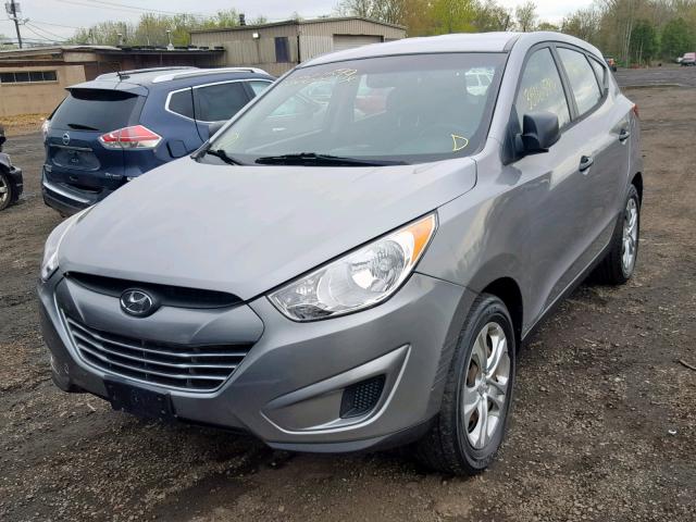 KM8JT3AB1BU227122 - 2011 HYUNDAI TUCSON GL GRAY photo 2