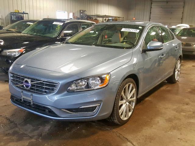 LYV402HK5JB174363 - 2018 VOLVO S60 PREMIE BLUE photo 2