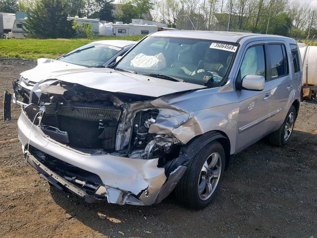 5FNYF4H38FB069486 - 2015 HONDA PILOT SE SILVER photo 2