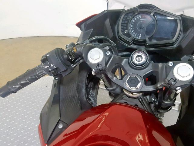 JKAEXKG17KDA29550 - 2019 KAWASAKI EX400 RED photo 17